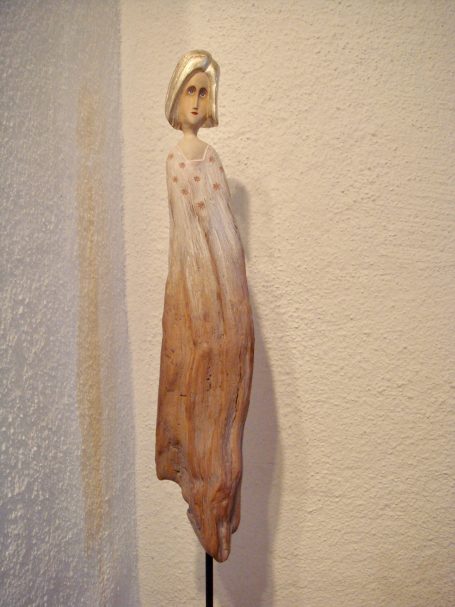 Frau mit Sternenkleid